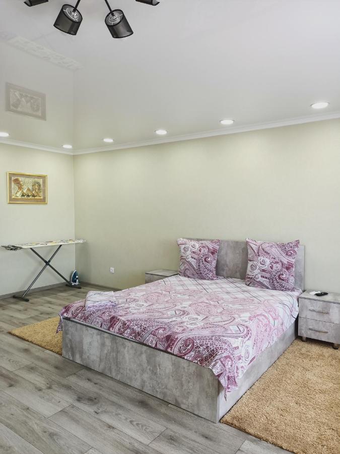 Apartnew In City Centr Усть-Каменогорск Экстерьер фото